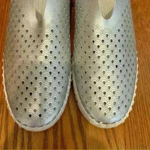 ILSE Jacobsen Hornbak Shoes Laser Cut Metallic Bright Silver Slip On Size 38/7.5